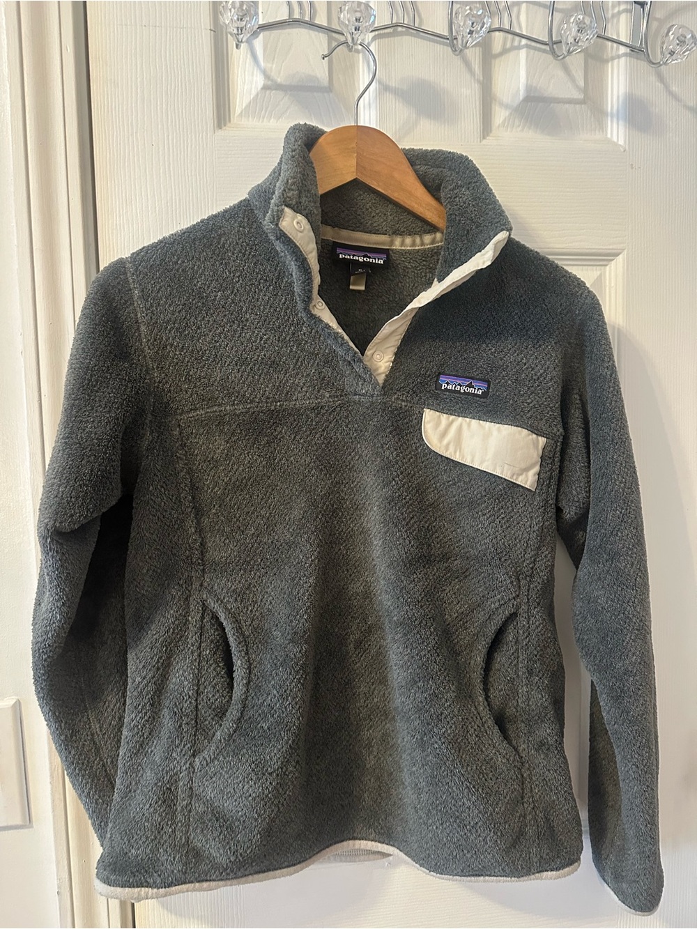 Patagonia Gray and Cream Fleece Jacket